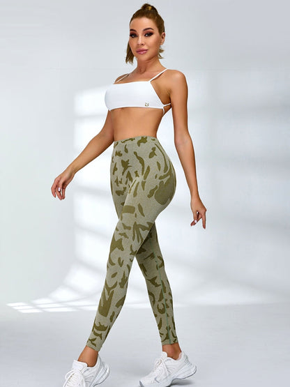 ZASUWA Female Sexy Camouflage Deep V Back Scrunch Bum Leggings